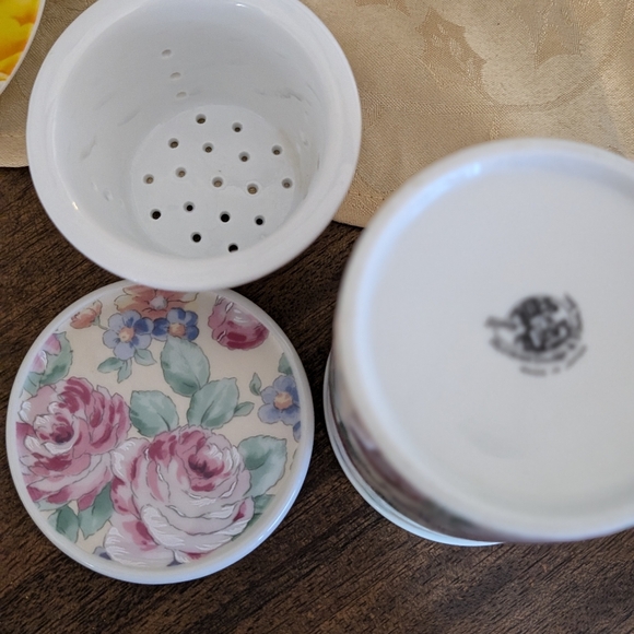 Pastel floral tea infuser mug with lid and strainer - Picture 3 of 8